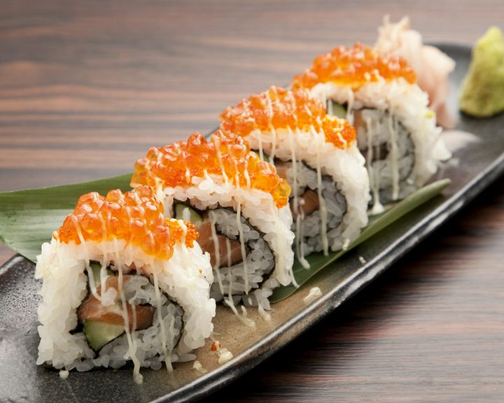 サーモンアボカドロール