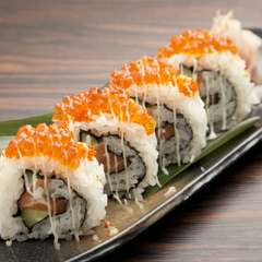 サーモンアボカドロール