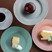 オシャレな料理と空間はデート利用にもぴったり。記念日にはメッセージ入りのお祝いケーキとしての提供や、アニバーサリーケーキの事前相談も可能です。こだわりスイーツで、特別な日を彩ってみませんか。