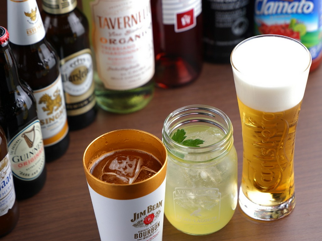 厳選ワインに海外ビール、豊富なお酒でお一人様も楽しいお店