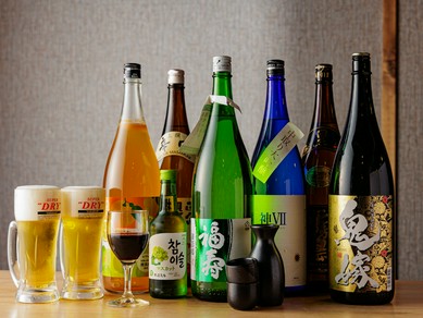 酒処である兵庫県の地酒や、人気の日本酒を常時8種類用意