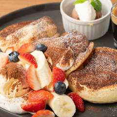 一枚ずつ焼き上げるスフレパンケーキ・こだわりのスイーツを提供