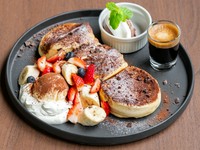 中身とこだわりがつまったANNONのパフェは、クレミアソフトクリームを使用。濃厚でコクのあるクレミアソフトクリームとパフェの贅沢な味わいをお楽しみください。