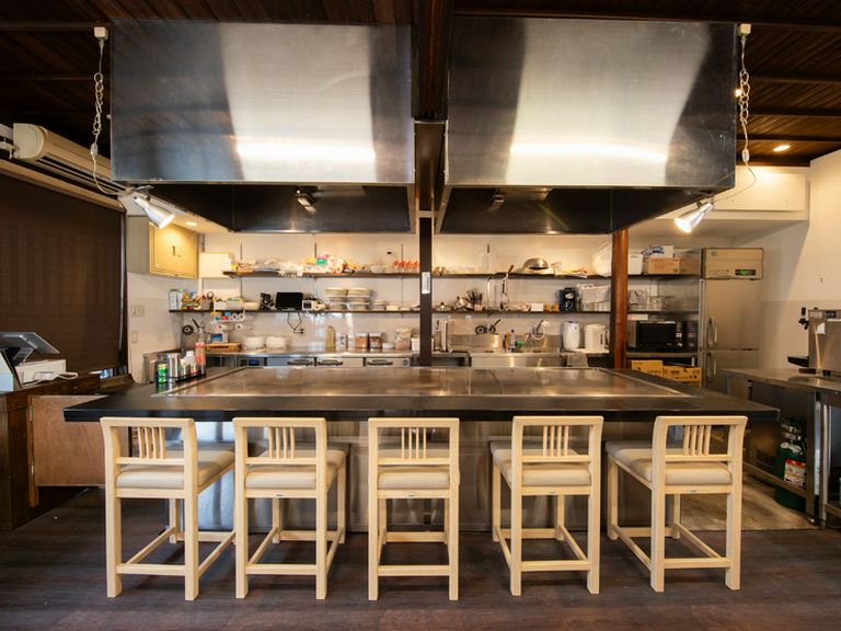 ゆったりとした間合いで一人、焼き上がりを待つ