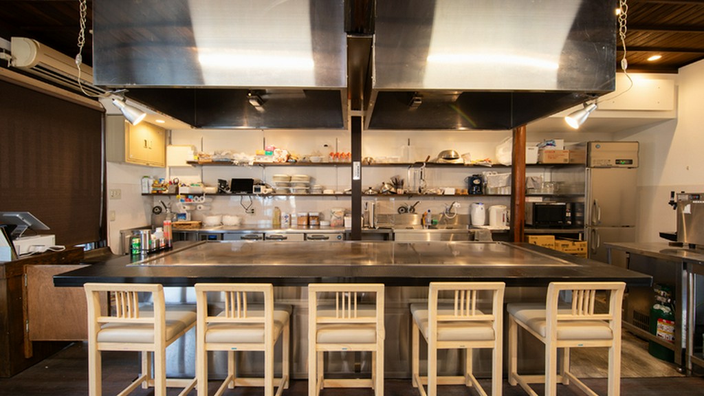 ゆったりとした間合いで一人、焼き上がりを待つ