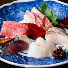 異なる風味の魚介が、口の中で存在感を放つ『お刺身　五種盛り』