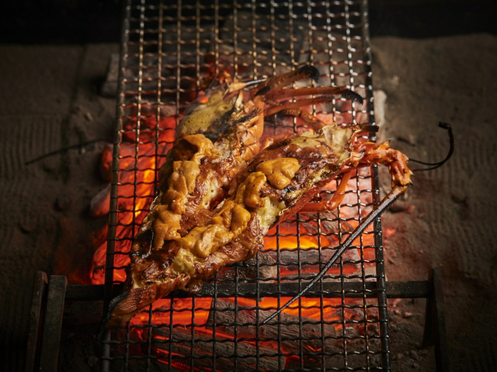 日本が誇る極上素材。産地直送の天然伊勢海老を多彩な料理で堪能