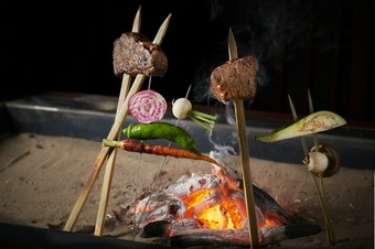 松阪牛・極上干物、厳選素材を風味豊かに味わう『囲炉裏炭火焼き』