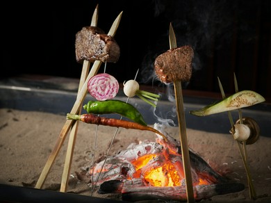 松阪牛・極上干物、厳選素材を風味豊かに味わう『囲炉裏炭火焼き』