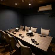 半個室・個室を完備し、プライベートな場面にも最適なお店。グループでも利用でき、大人数での貸切にも対応可。予約状況に合わせての対応のため、団体時は早めの電話相談がオススメです。