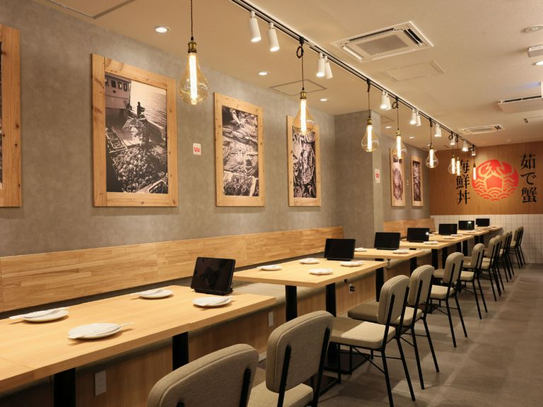 落ち着きと清潔感のある店内。ゆっくりと寛げるオシャレな空間