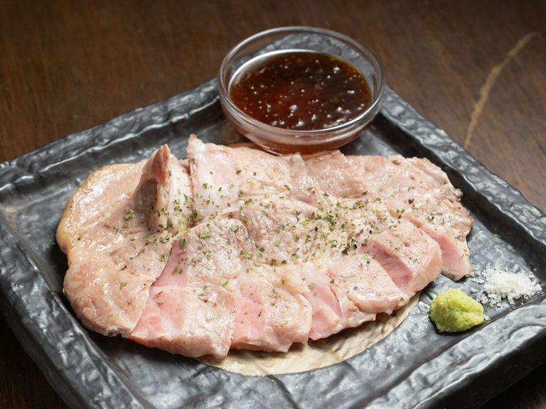 仕入れの手間を惜しまない姿勢が、料理の確かな土台となる