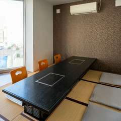 扉を開けば、笑顔が広がる酒と肴の憩いの場