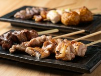 鮮度抜群の「長州どり」を炭焼きで提供『長州どり焼き鳥』
