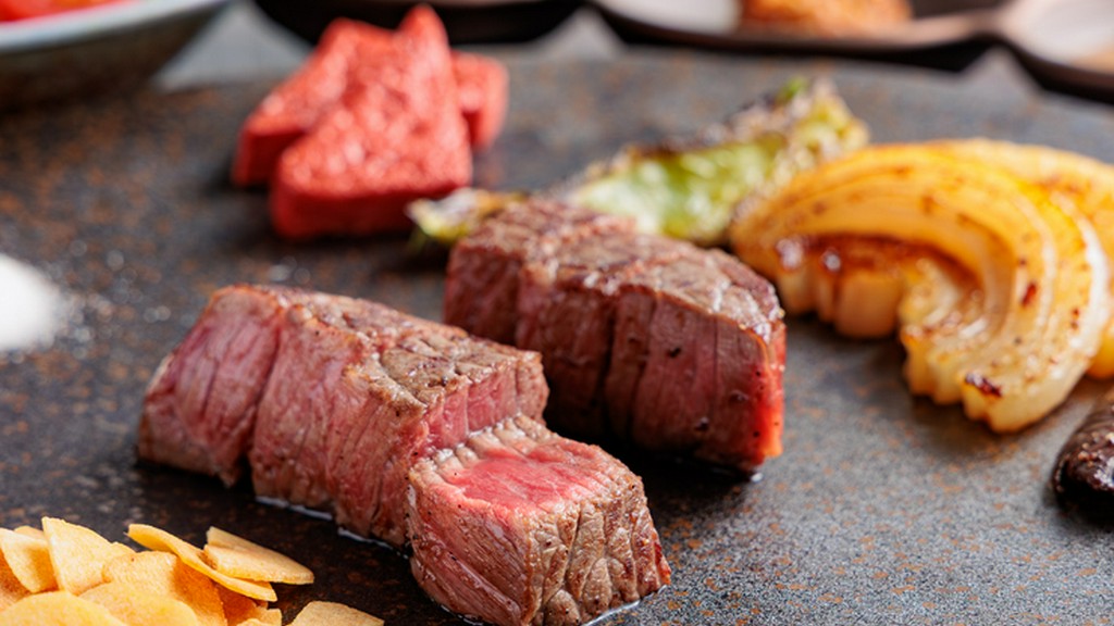 鉄板の熱で引き出される香りと食感『特選神戸牛』
