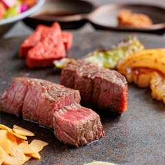 鉄板の熱で引き出される香りと食感『特選神戸牛』