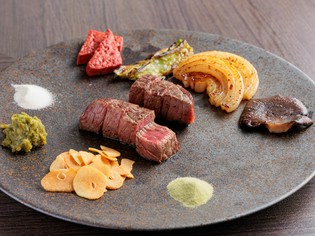 熟練の目利きが選ぶ『神戸牛』を、最適な火入れで味わう