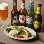 生ビール・小瓶ビールなどのお供にぴったりなメニュー。食べ応えのある自家製イタリアンソーセージは1本からオーダーできます。