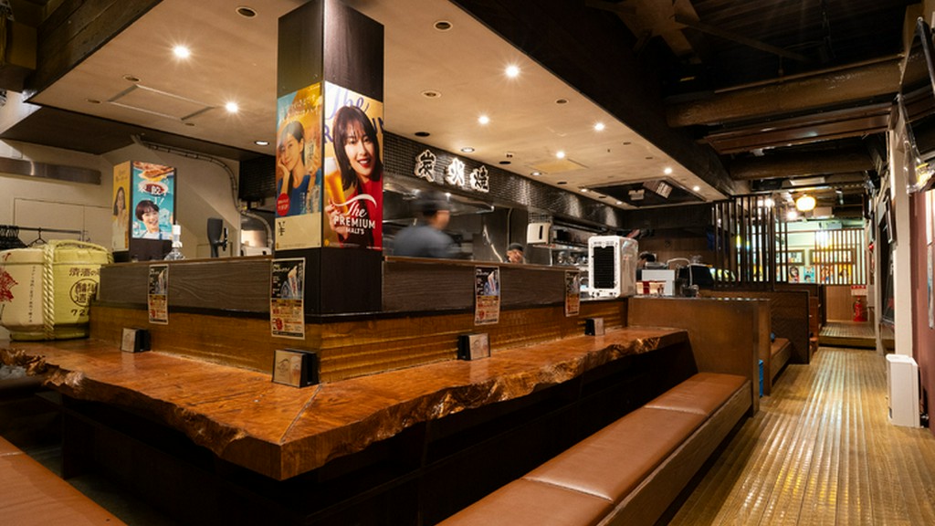 気負わずに腰を下ろせるカウンター席が、お一人様を迎え入れる