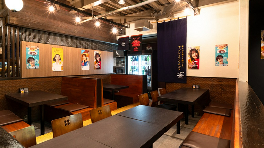 活気ある店内で、ふだん着のまま楽しめる温かな味を提供