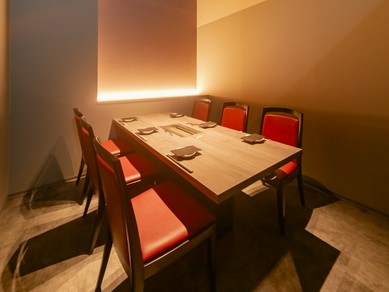 「会話も料理も、主役になる個室。」