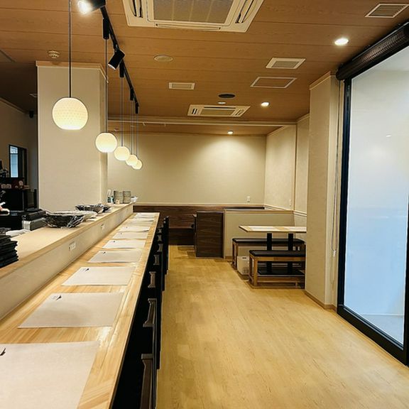 気取らず立ち寄れる、温かみのあるおばんざいのお店