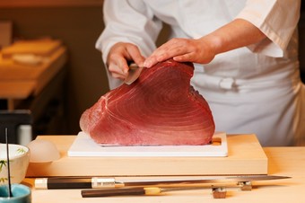 結乃花の鮪を使った握り