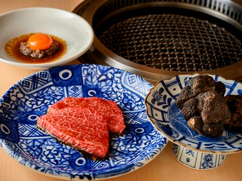 焼きすきへの新たな挑戦『特選和牛ヒレの焼きすき　～トリュフ、濃厚卵黄～』