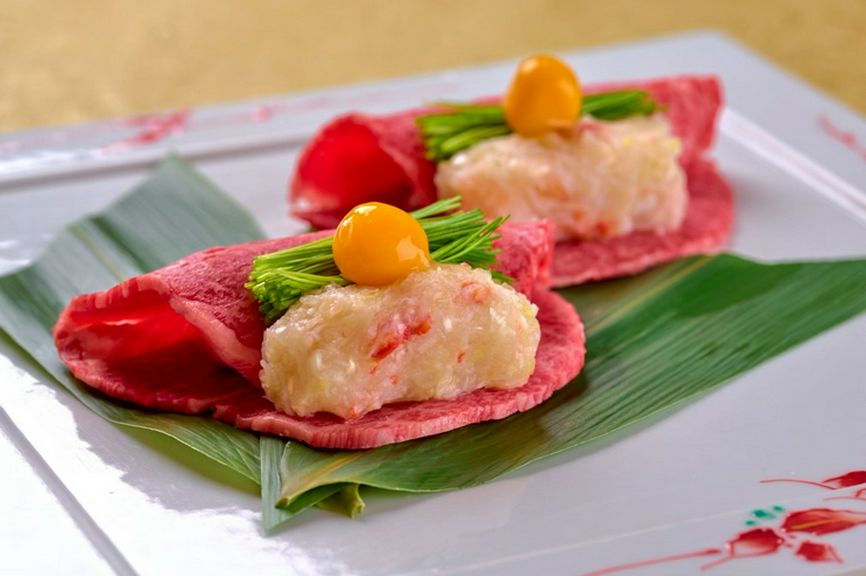 唯一無二の味に舌鼓。繊細な甘みと極上肉が織りなす、未知なる共演『蟹とネギ塩ヒレ』