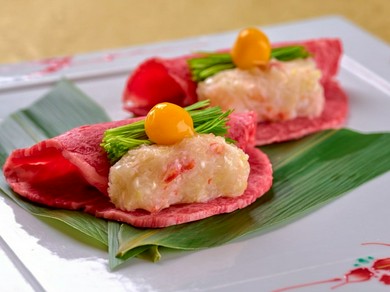 唯一無二の味に舌鼓。繊細な甘みと極上肉が織りなす、未知なる共演『蟹とネギ塩ヒレ』