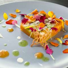 四季に恵まれた日本でこそのフレンチを気鋭のシェフが繰り出す