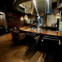 日本食材×フレンチを愉しむのにふさわしい、和モダンな大人空間