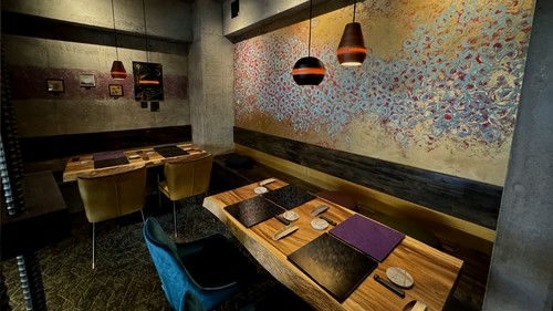 天然木の美しい意匠が細部にまでほどこされる空間