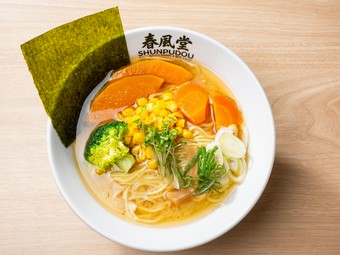 厳選食材を使った、ヴィーガンラーメンも提供