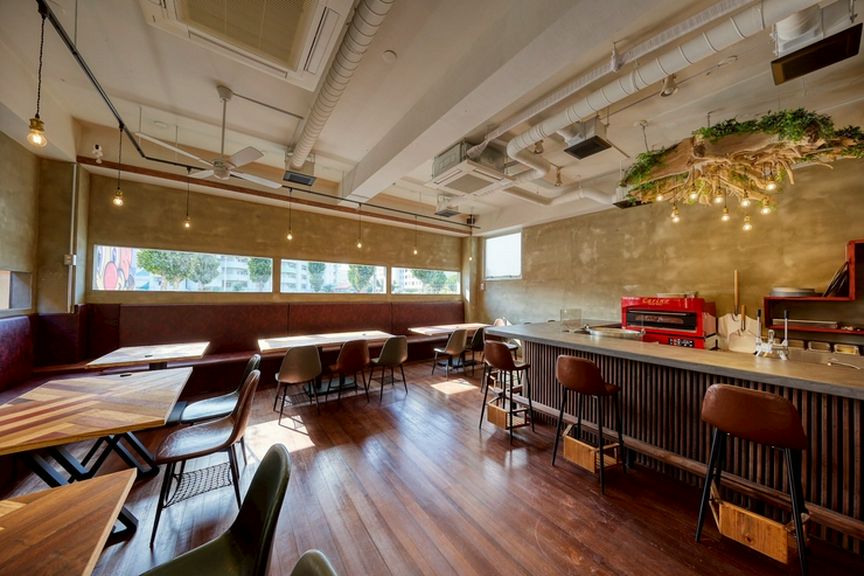 オシャレな空間で、アメリカ＆沖縄のチャンプルースタイルを満喫