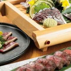 洗練された店内は幅広い利用スタイルに対応可