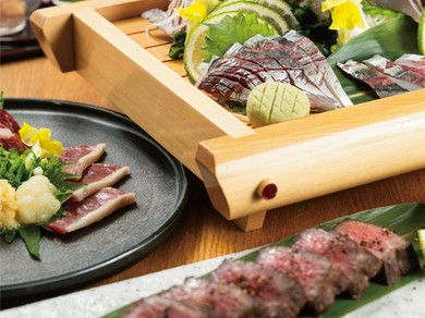 落ち着いた空間で、食事や会話を心ゆくまで堪能