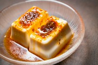 自家製のしょうゆタレでどうぞ
