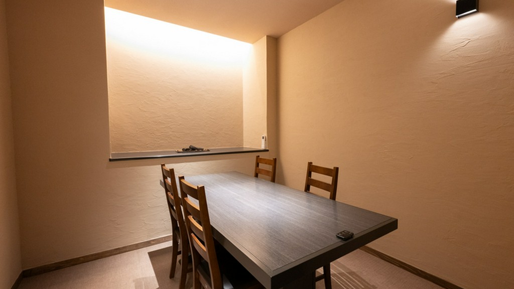 落ち着いた雰囲気の個室が充実し、2～50名様の宴席に対応