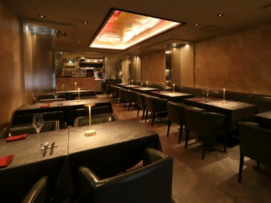 天井画が美しいリュクスな空間で心をこめたもてなしに憩える