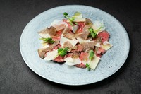 Wagyu Carpaccio / Carpaccio di manzo wagyu
(黒トリュフ追加+￥1,000) / (Add black truffle+￥1,000)