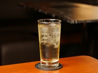 歌もお酒も楽しめる、カラオケ付2時間飲み放題です。

男性　5,000円
女性　4,000円
1時間追加　1人3,000円