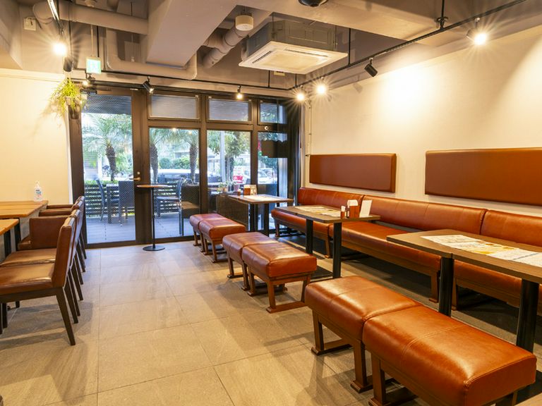 都会の喧騒を忘れる空間。青い海と風を感じるマリーナリゾート