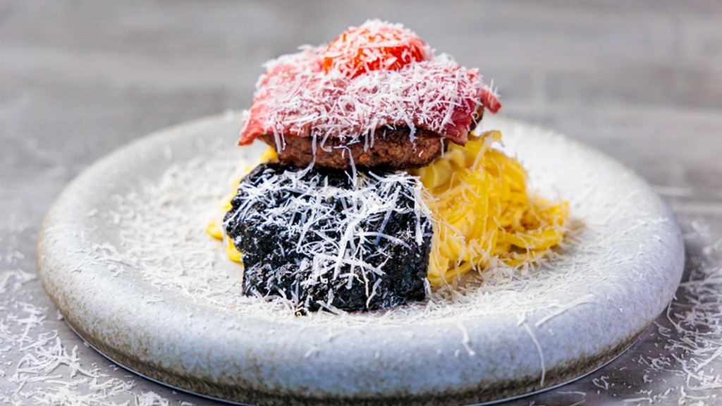 【販売終了】肉の旨み・海苔の風味・卵のコク。『和牛牛のせ海苔黒カルボナーラ』