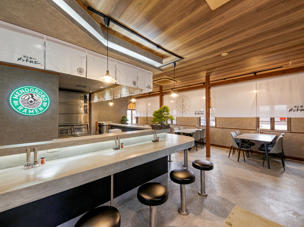 【麺ドロボー】自慢のまぜそば