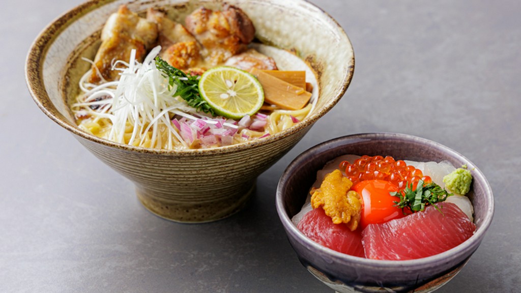 鶏の旨みをじっくりと丁寧に『浮世離れの塩ラーメン』