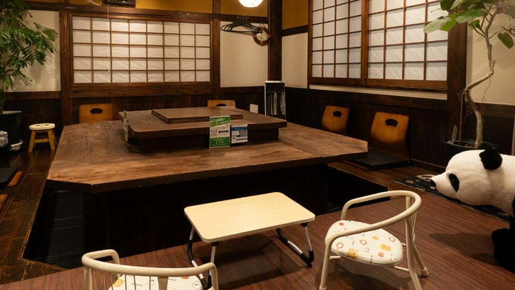 家族のだんらんにも嬉しい、ゆとりの掘りごたつ席