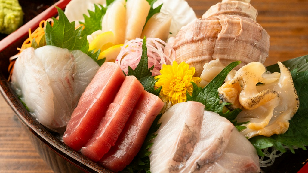 市場厳選の海の幸に、宮城の食の恵み、沖縄の味覚も多数用意