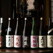 日本酒は時期ごとに厳選されており、旬の料理同様に今飲み頃の酒を堪能できます。当日オススメメニューは店舗にて確認を。今日巡り合う逸品に想いを馳せることもまた、ささやかなお楽しみです。