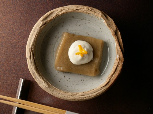 蟹豆腐（コース内の料理一例）